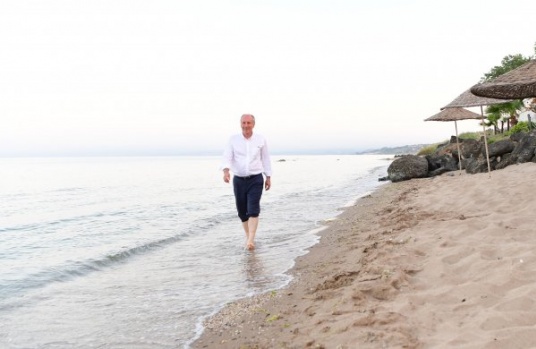 Muharrem İnce'den deniz kenarında muhteşem kareler 1