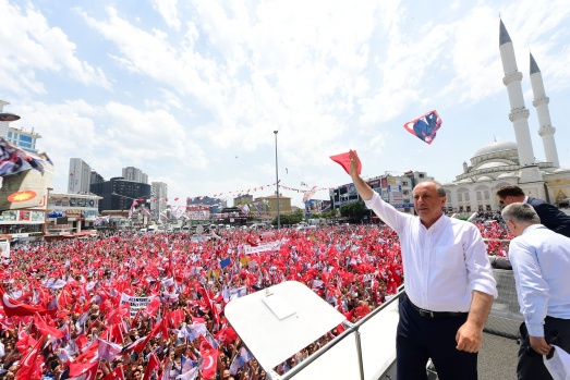 Muharrem İnce'nin Esenyurt Mitingi'nde coşkulu kalabalık 11