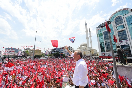 Muharrem İnce'nin Esenyurt Mitingi'nde coşkulu kalabalık 13