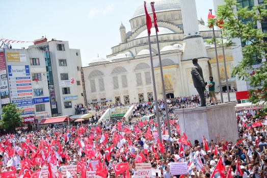 Muharrem İnce'nin Esenyurt Mitingi'nde coşkulu kalabalık 3