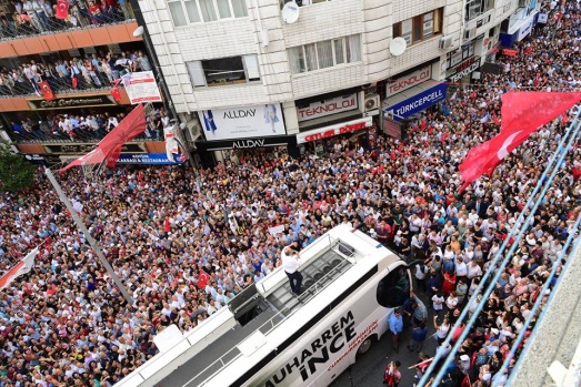 Muharrem İnce'nin Küçükçekme mitinginde coşkulu kalabalık 4