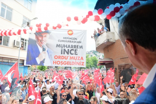 Muharrem İnce'nin Ordu mitinginde coşkulu kalabalık 18