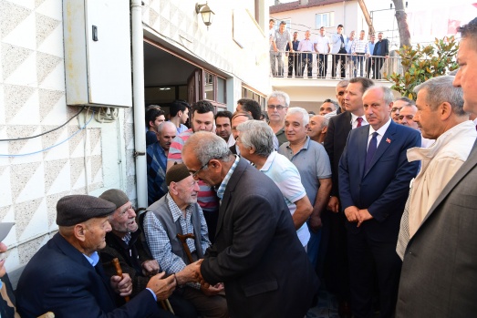 Elmalık köyünde bayram sabahı 8