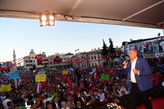 Muharrem İnce'nin Kilis mitinginden renkli kareler 1
