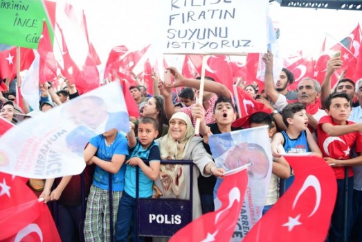 Muharrem İnce'nin Kilis mitinginden renkli kareler 6