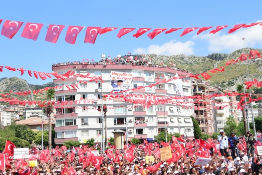 Muharrem İnce'nin Hatay mitinginden renkli kareler 1
