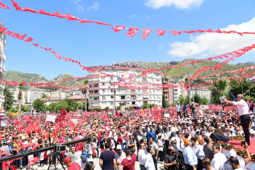 Muharrem İnce'nin Hatay mitinginden renkli kareler 3