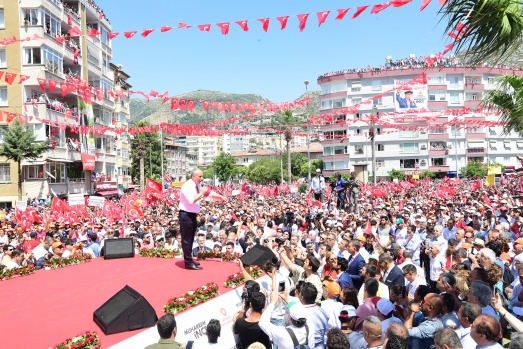 Muharrem İnce'nin Hatay mitinginden renkli kareler 7