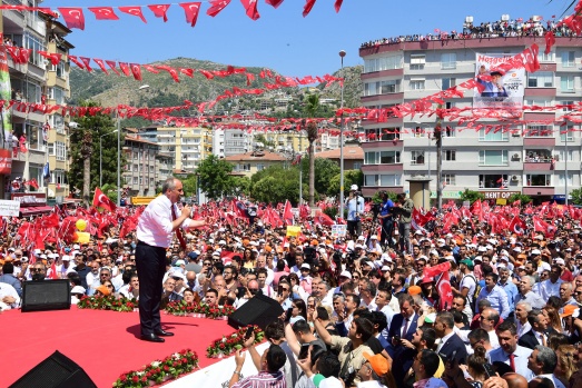 Muharrem İnce'nin Hatay mitinginden renkli kareler 8