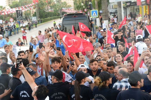 Muharrem İnce'nin Mersin mitinginde izdiham 2
