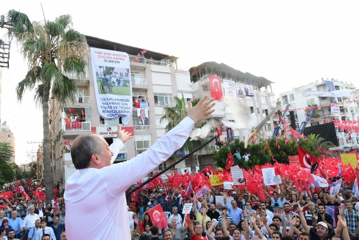 Muharrem İnce'nin Mersin mitinginde izdiham 6