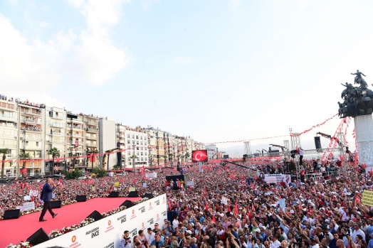 İzmir'de Muharrem İnce izdihamı 2