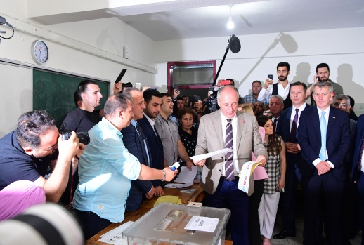 Muharrem İnce Yalova'da sandık başında 10
