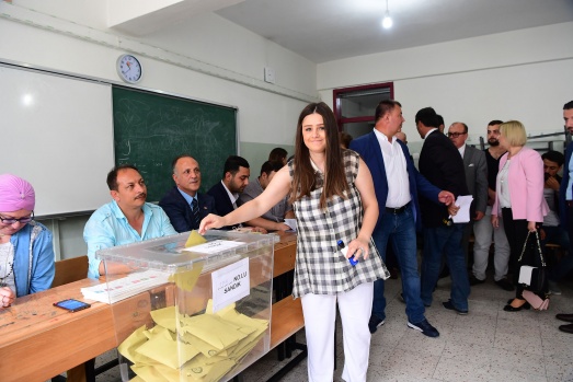 Muharrem İnce Yalova'da sandık başında 6