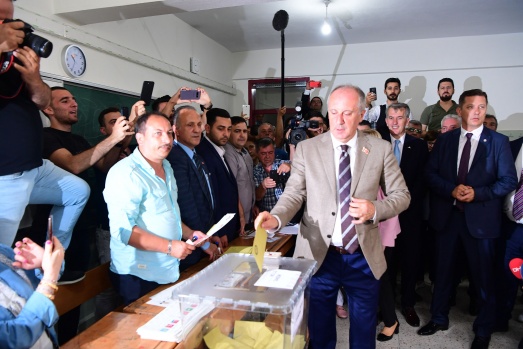 Muharrem İnce Yalova'da sandık başında 9