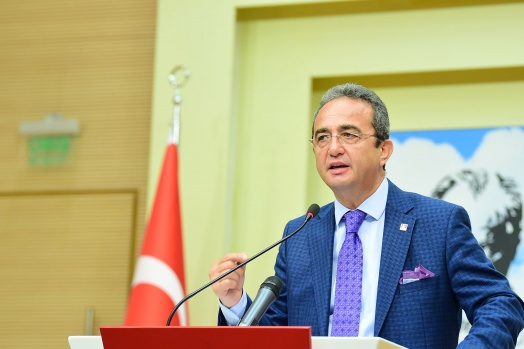 CHP'li Tezcan, Genel Merkezde bir basın toplantısı düzenledi 4