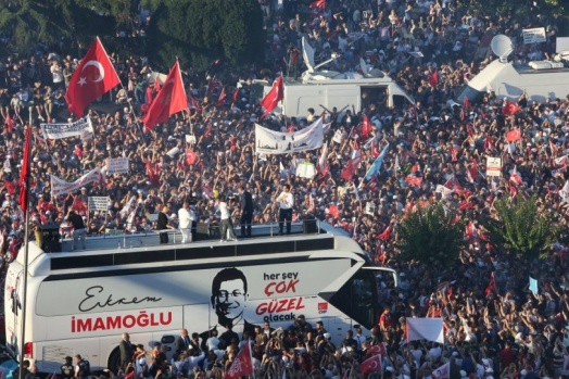 Bugün Türkiye'nin kalbinin attığı İBB'den muhteşem kareler 12