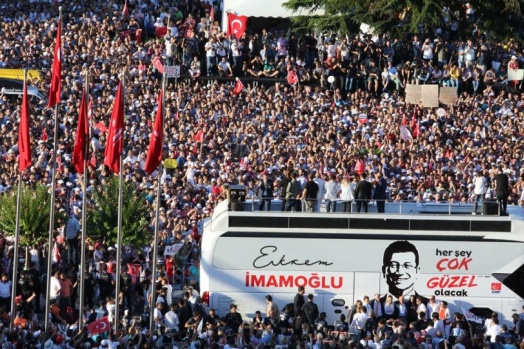 Bugün Türkiye'nin kalbinin attığı İBB'den muhteşem kareler 15