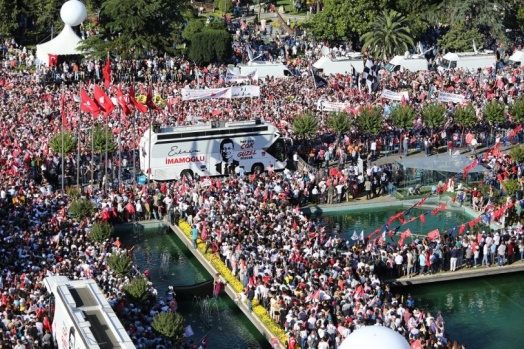 Bugün Türkiye'nin kalbinin attığı İBB'den muhteşem kareler 18