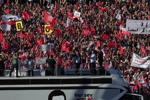 Bugün Türkiye'nin kalbinin attığı İBB'den muhteşem kareler 8
