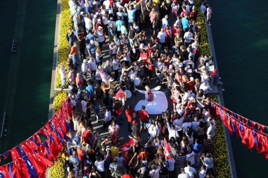 Bugün Türkiye'nin kalbinin attığı İBB'den muhteşem kareler 9