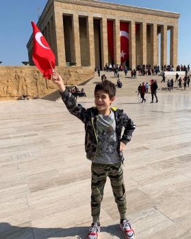 Ünlülerden Cumhuriyet Bayramı 29 Ekim paylaşımları 1