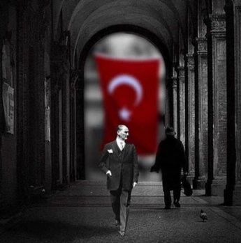 Ünlülerden Cumhuriyet Bayramı 29 Ekim paylaşımları 17
