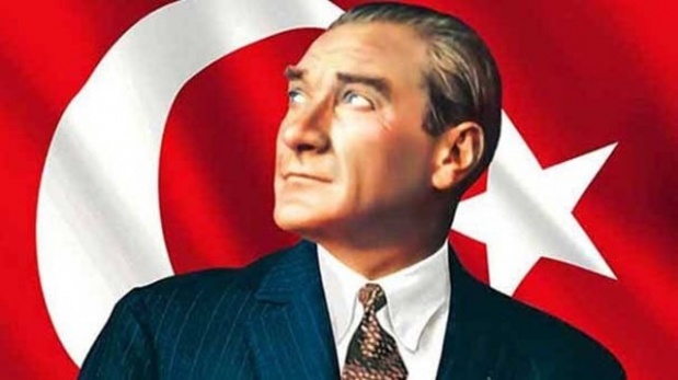 Ünlülerden Cumhuriyet Bayramı 29 Ekim paylaşımları 5