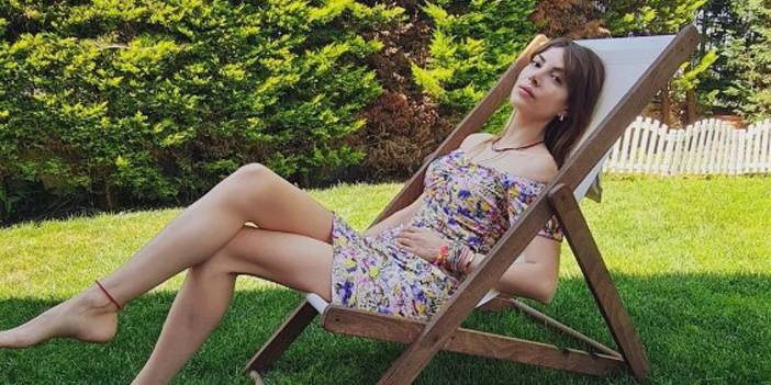 Deniz Baysal'ın sütyensiz paylaşımı 'öylesine' rekor kırdı
