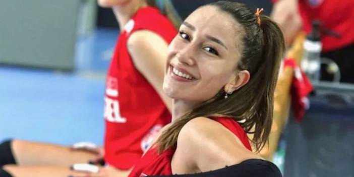 Hande Baladın'dan bikini şov