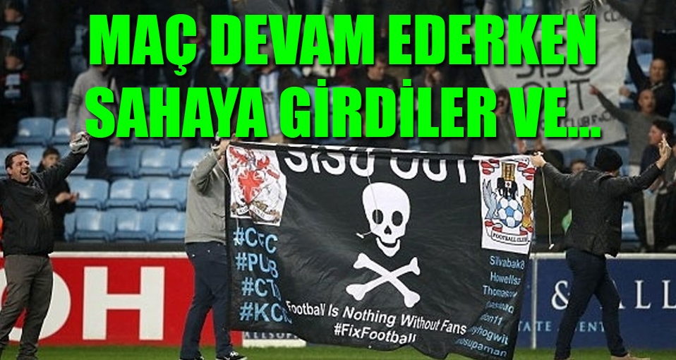 Maç devam ederken sahaya girdiler ve ilginç bir protestoya imza attılar
