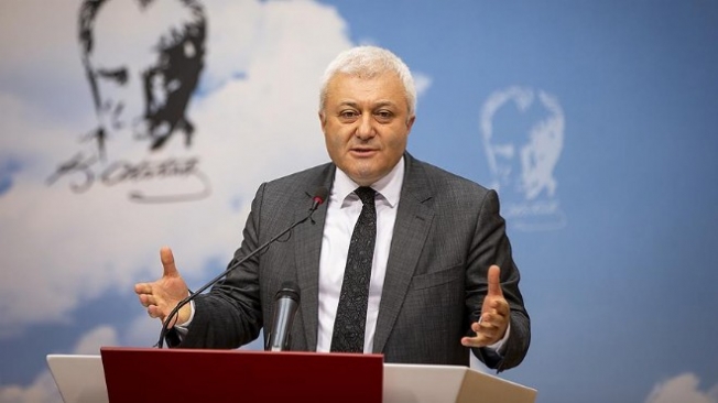 Tuncay Özkan: Haydi oradan. Avucunu yalarsın