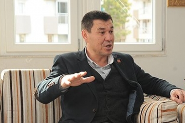 CHP’li başkan AKP’li Türel’i topa tuttu