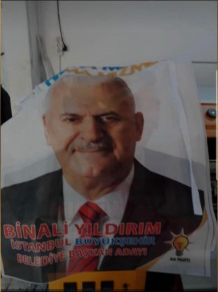 AKP'nin İstanbul adayının afişi hazır