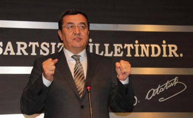 İzmir'de Abdül Batur'a Büyükşehir desteği