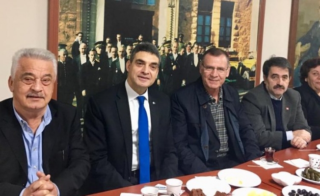 Umut Oran: 31 Mart Türkiye’nin zincirlerinden kurtulması için fırsattır