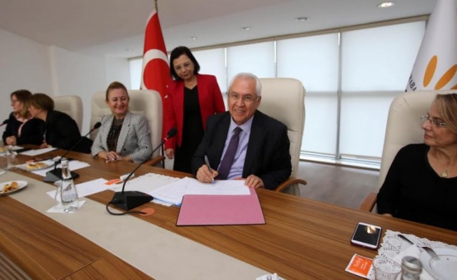 Karabağlar’da kadınlar için önemli imza