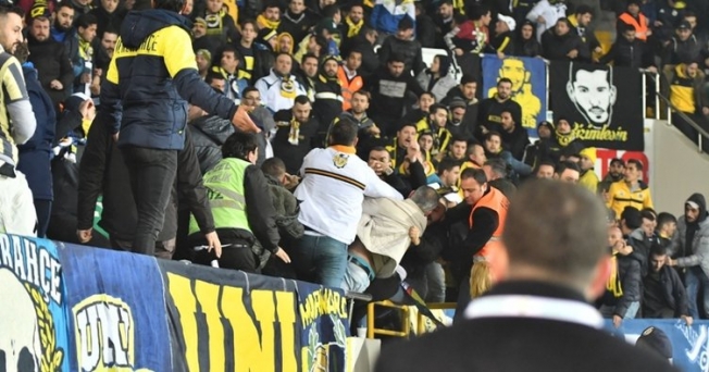 Akhisar-Fenerbahçe maçı öncesi olay! Yaralı var