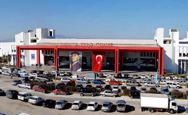 AKP'li Vekilin Başkanlık yaptığı fuar binası kaçak çıktı