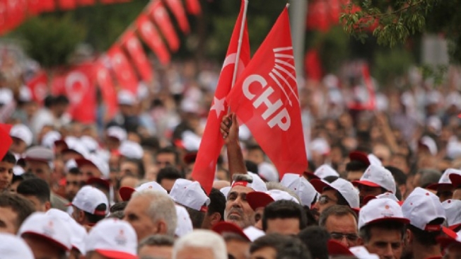 Bölünmüşlükten AKP yararlanır, şimdi birlik zamanı!