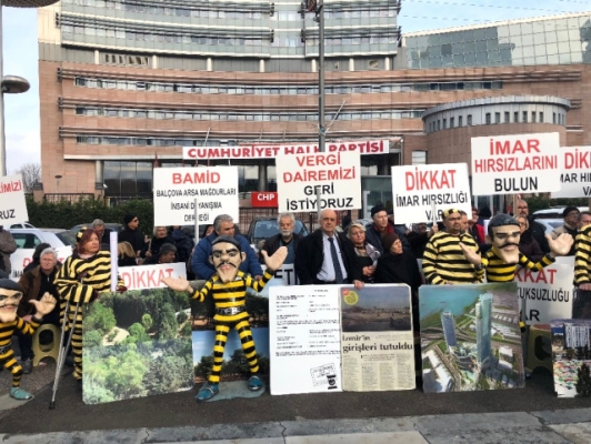 CHP önünde "Dalton Kardeşler" eylemi