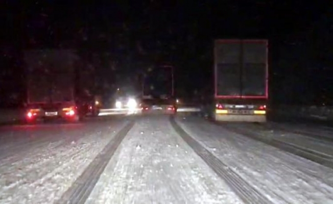 Erzincan'da ulaşıma kar engeli