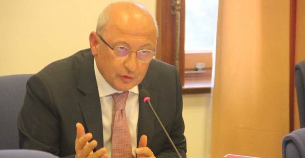 'Tek adam ekonomik krizi derinleştirir'