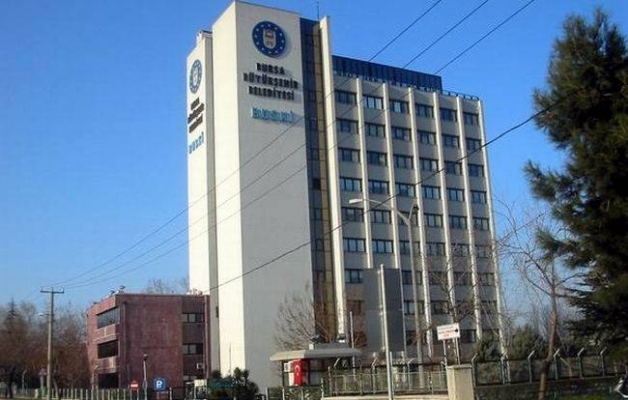 İşçi kutu için 'tazminatsız' kovulurken müdürlere sınavsız atama