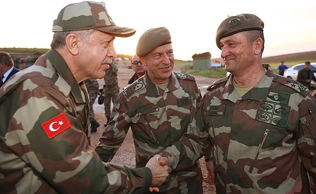 Alkışçı paşa, Hulusi Akar'la nerede ters düştü?