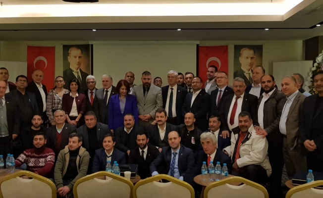 Romanlarla buluşan CHP’li Beko, İmamoğlu’na destek istedi