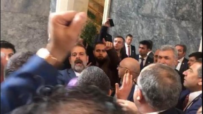 AKP'li vekilden Meclis'te çirkin saldırı!