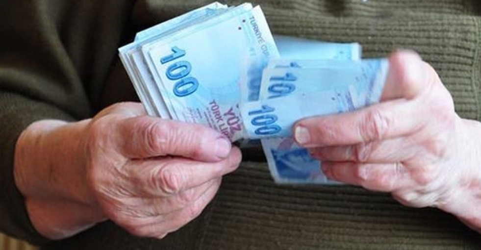 Emeklilere, ek ikramiye tasarısı kabul edildi