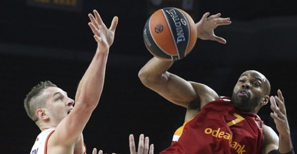Avrupa'daki Türk derbisinde kazanan Anadolu Efes!