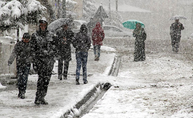 Meteoroloji uyarmıştı... Kar yağışı yeniden başladı